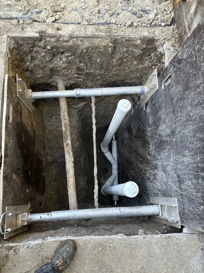 Experienced plumber completing Drain Cleaning work in Columbus